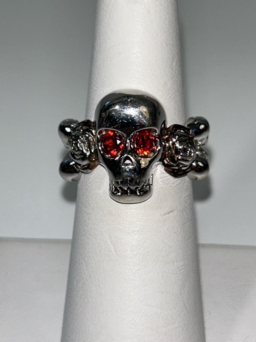 NWOT Sterling Silver & Garnet Gemstone Skull Ring